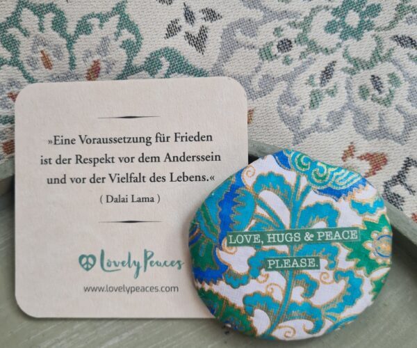 Stein "Love, Hugs & Peace. Please." – Bild 5